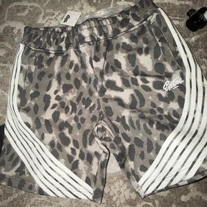 EPTM LEOPARD SWEAT SHORTS OLIVE -size SMALL
